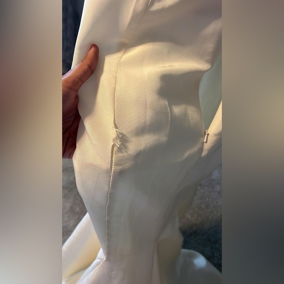 Amsale White Long Train V Neck Dress - Picture 9 of 10